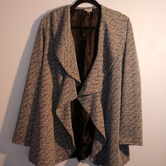 Avenue Jackets & Blazers - Avenue Black & White Ruffled Jacket Size 18/20